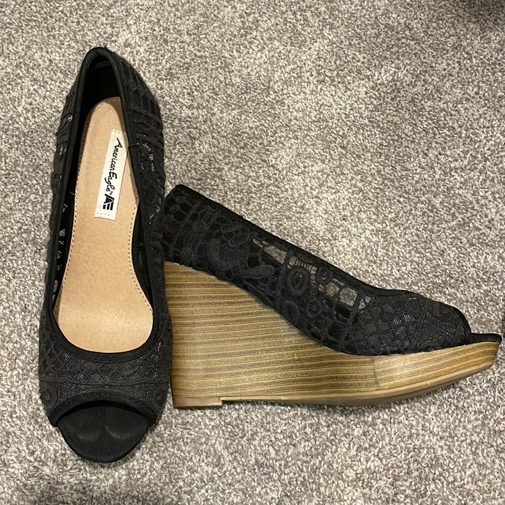 American Eagle Open Toed Shoes